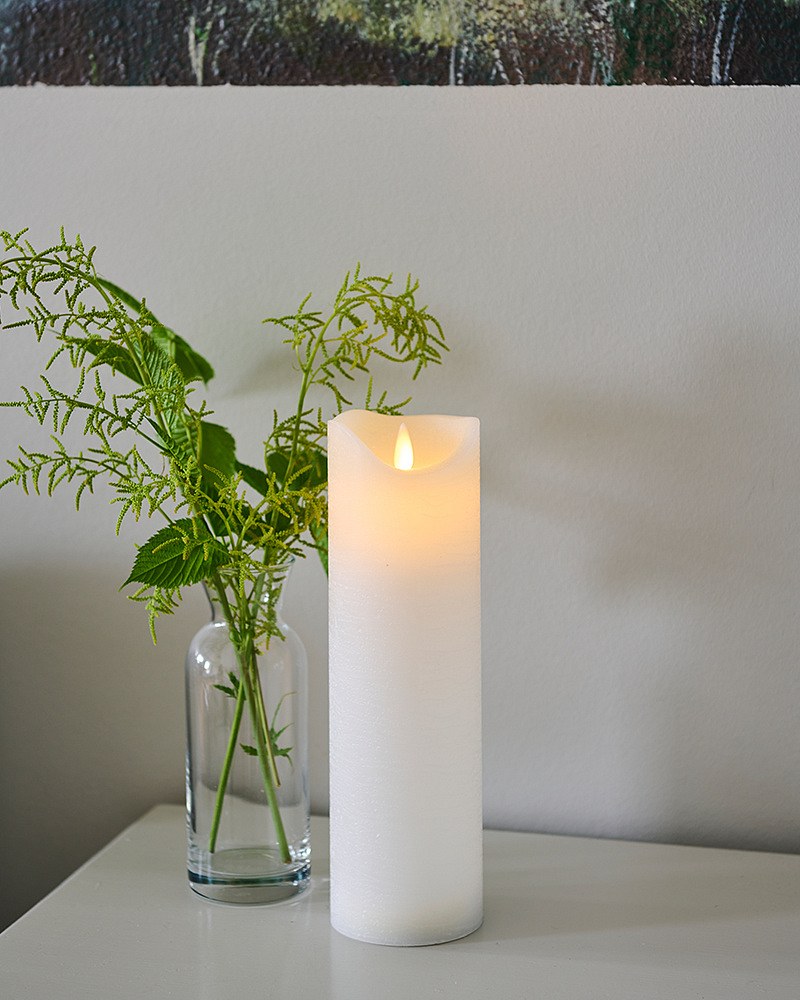Sara wiederaufladbare Wachs-LED-Kerze, weiß, 7,5 x 25 cm