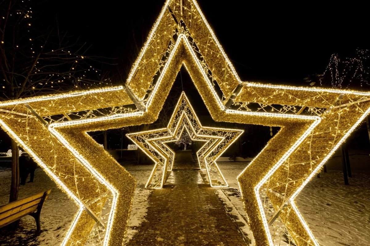 LED-svetelna-brana-hvezda-monument-01