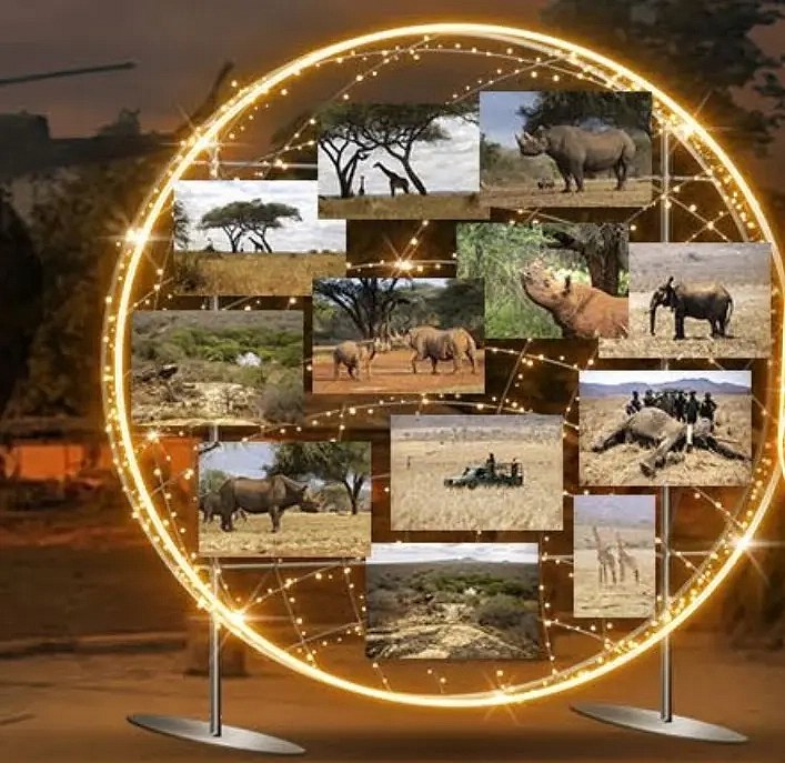 2D LED osvětlená tabule s fotografiemi, 120 x 120 cm, teple bílá, 36 V,18 W, ze 4 dílů, stojící