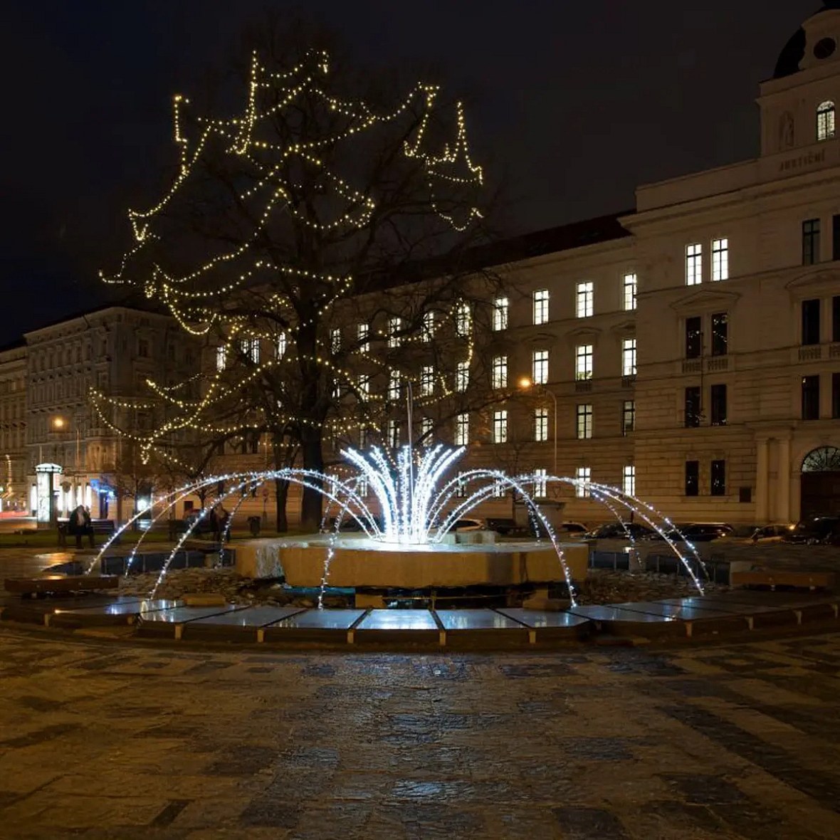 3D LED světelná fontána Ø 500 cm, ledově bílá, 230 V, 80 W, z 16 dílů