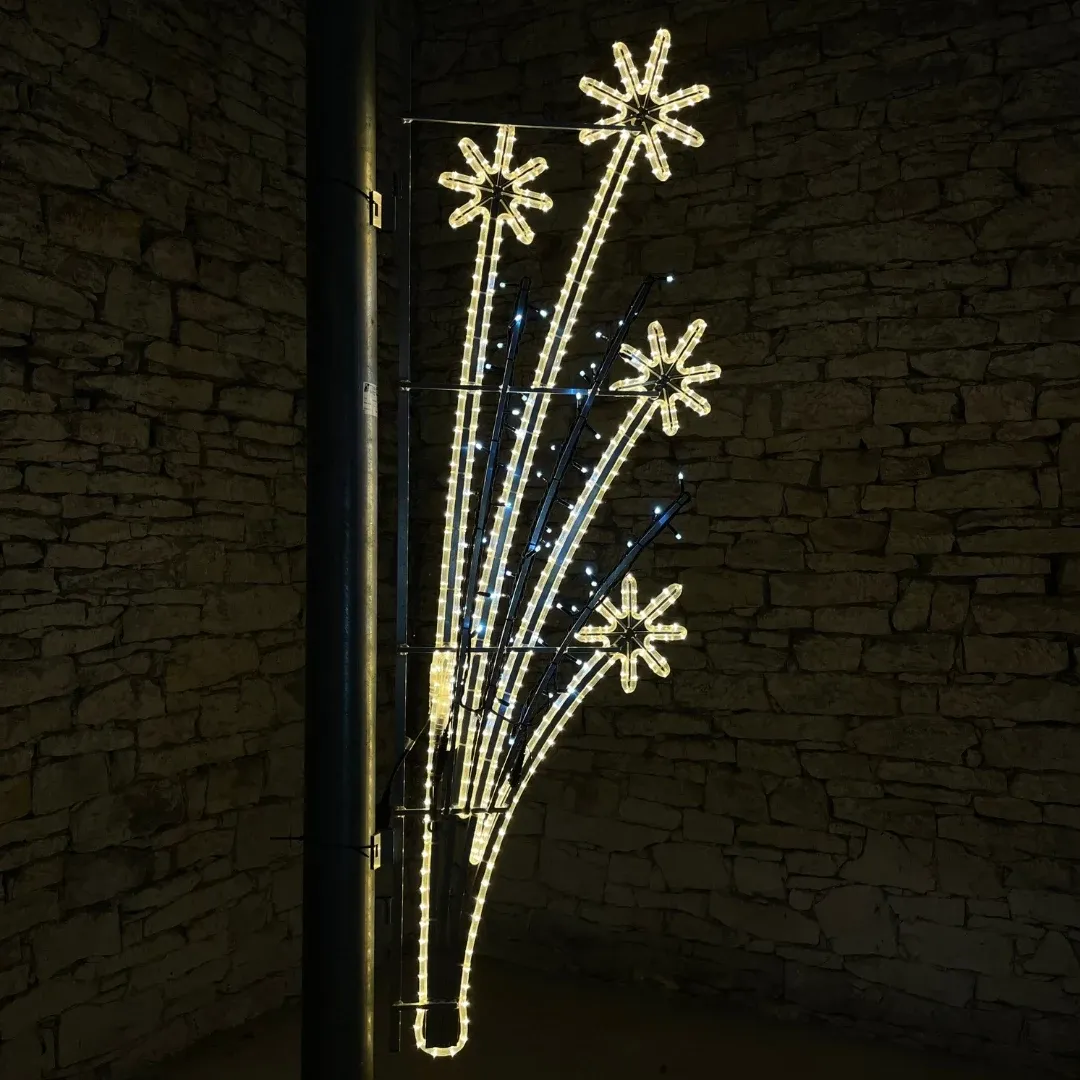 LED-Lichtdekor, 65 x 200 cm, warmweiß mit eisweißer Kette, 230V