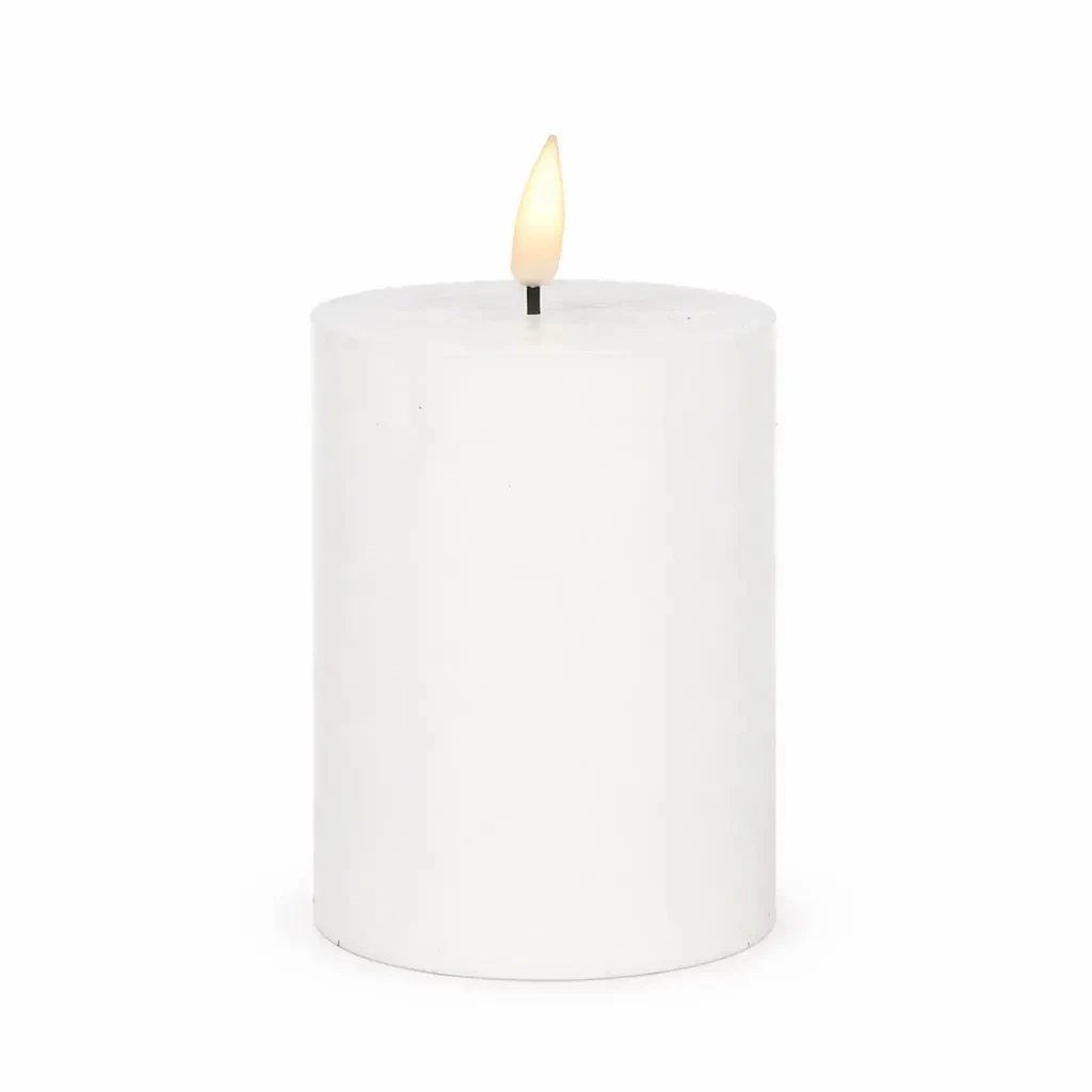 LED-Kerze aus echtem Wachs, batteriebetrieben, Ø 7,5 × 10 cm, weiß, 2× AA