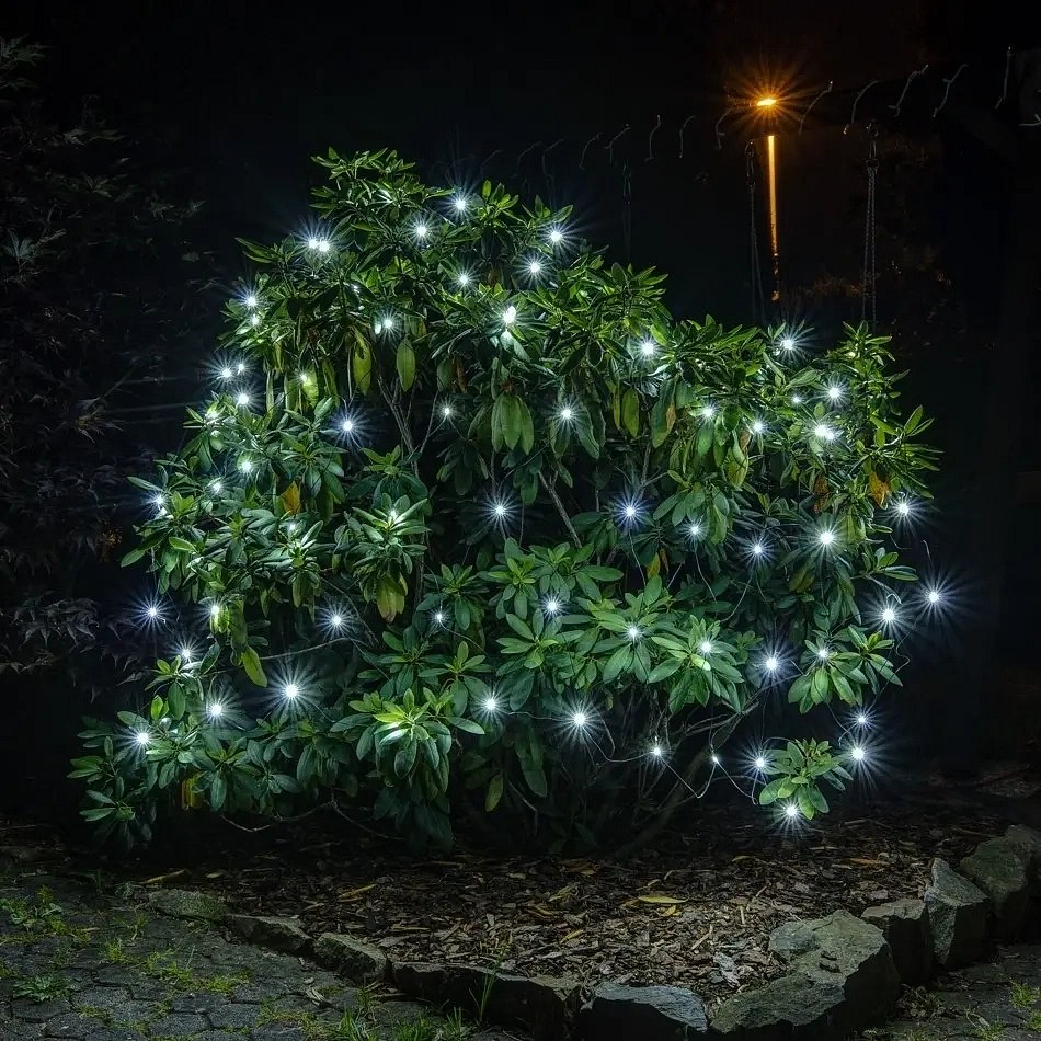 Hobby Line LED-Lichterkette, 200 × 150 cm, eisweiß, 90 LEDs, dunkelgrünes Kabel, IP44, Verlängerungskabel