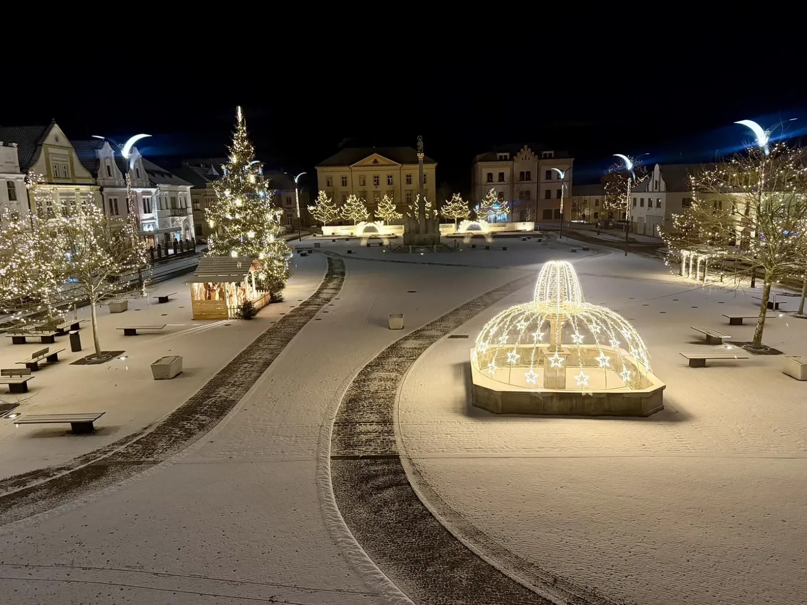 Platz einer kleineren Stadt