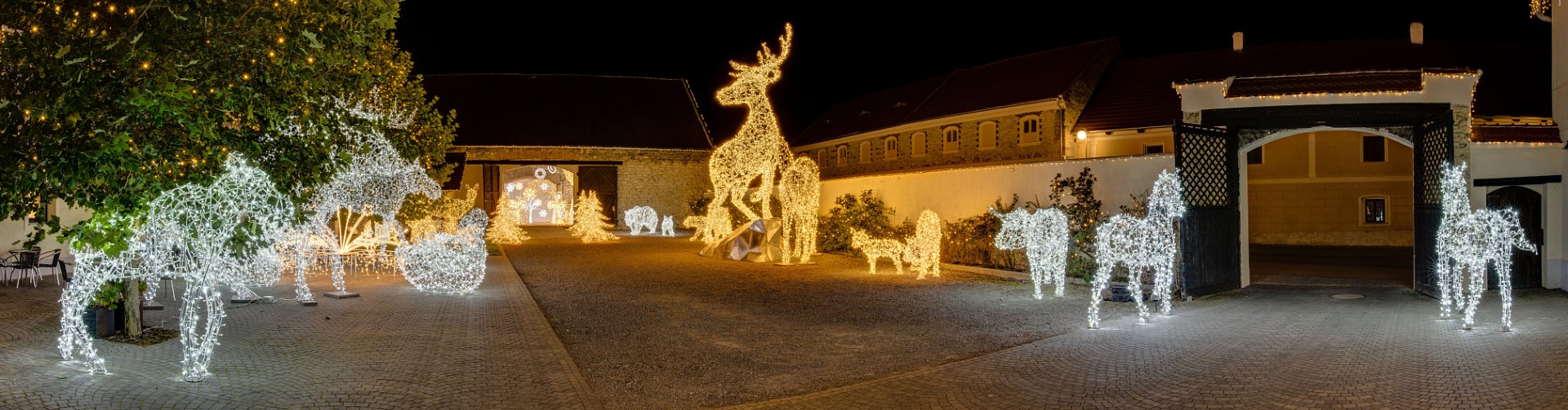 Vánoční dvůr Dobrovíz z roku 2019